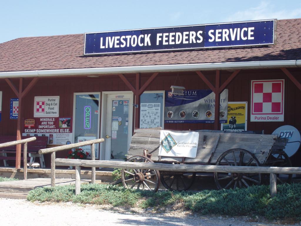 Livestock Feeders Service Incorporated Holdrege NE 68949 8008765860